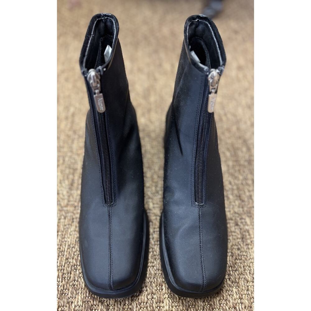 Etienne Aigner Women’s 9M Black Zip Up Ankle Rain Boots In Great Condition - Picture 3 of 9
